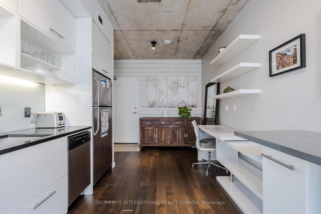 1206 - 51 Trolley Crescent