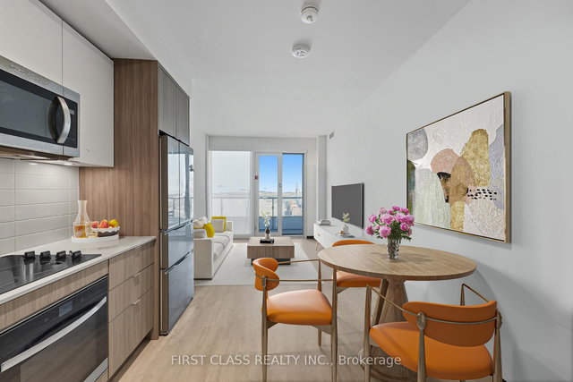 2706 E - 70 Princess Street