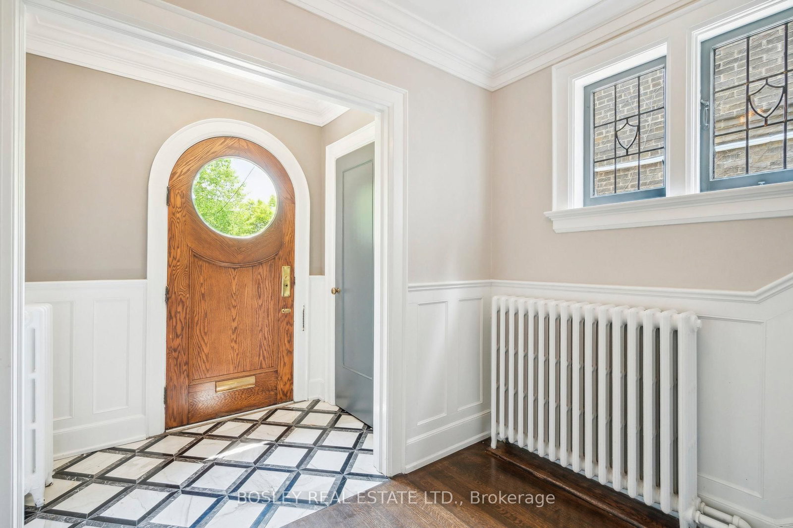 Listing Image 4