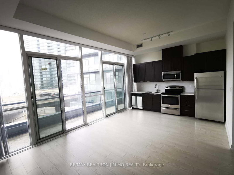 727 - 20 Bruyeres Mews, Toronto, M5V 0G8 | Image 2