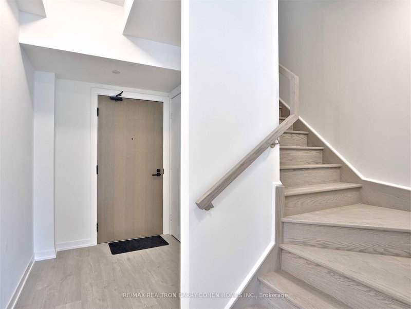 Th4 - 223 St Clair Ave W, Toronto, M4V 1R3 | Image 3