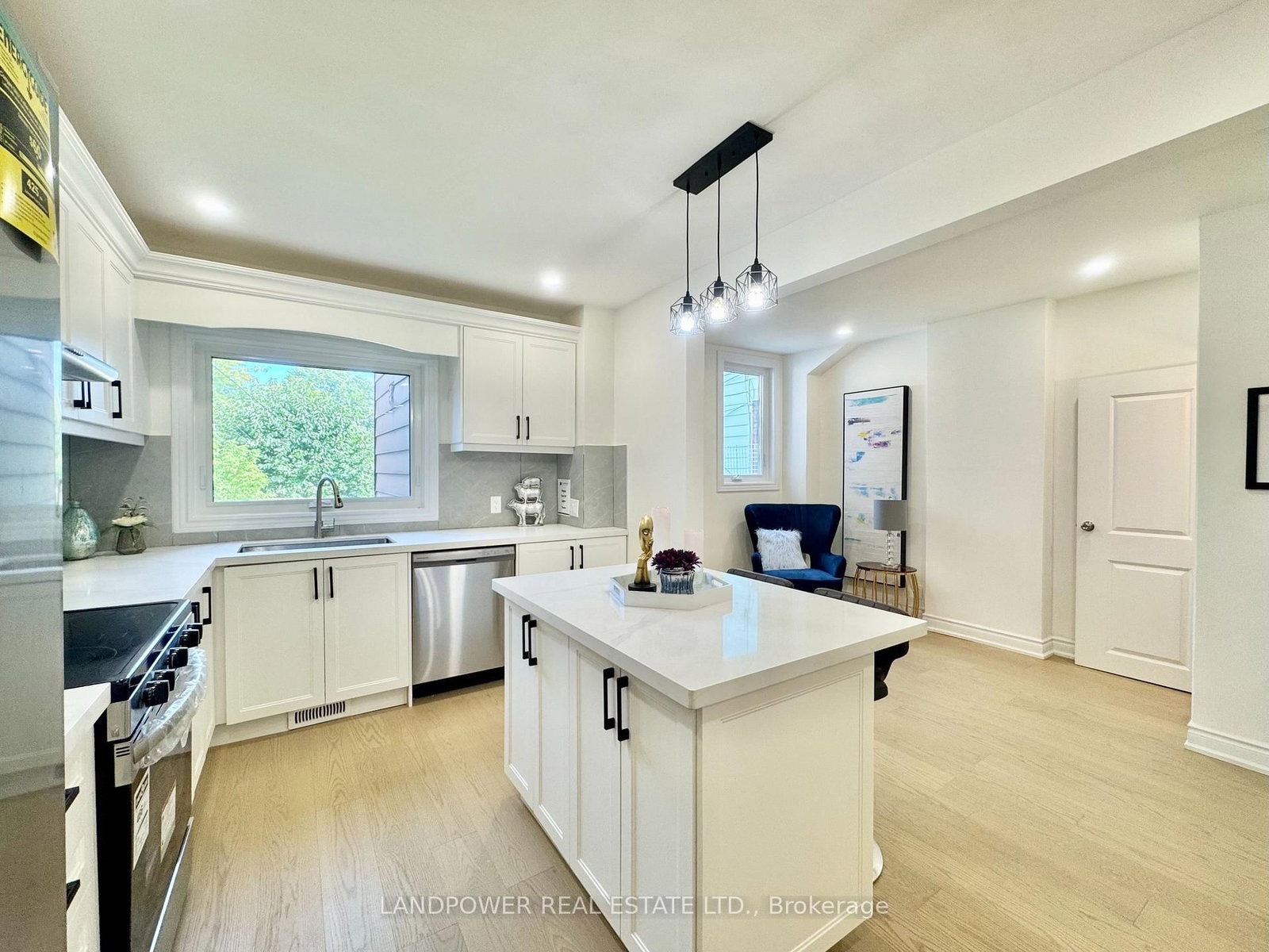 Listing Image 7