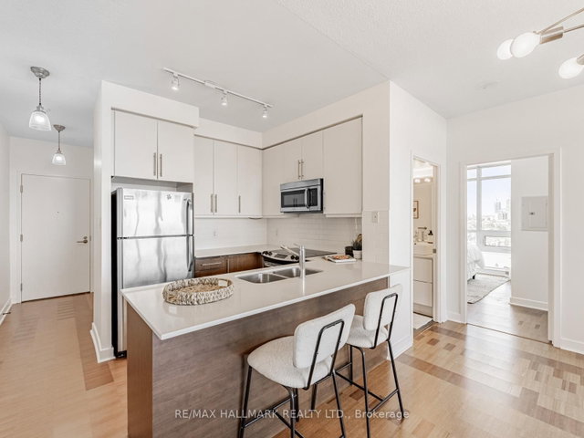 1104 - 1171 Queen Street W