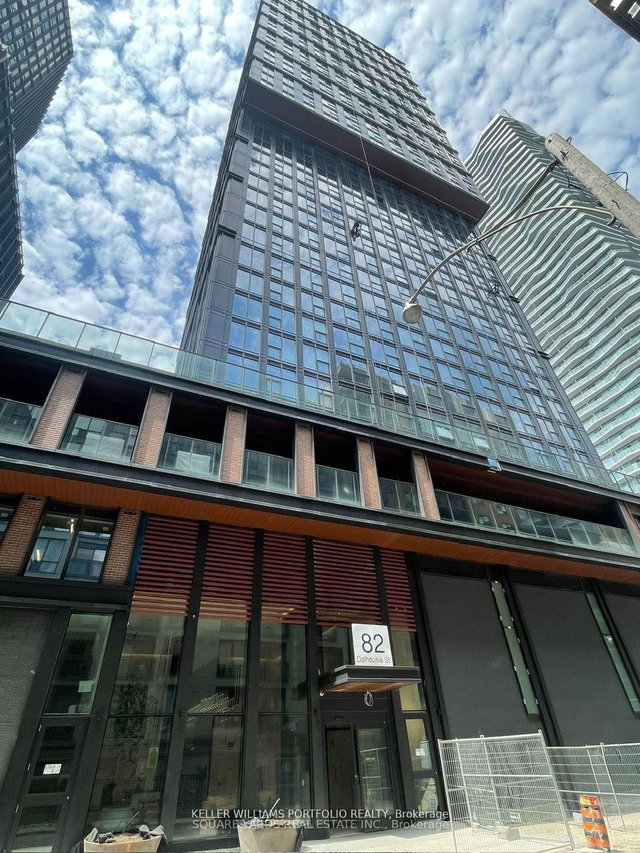 4212 - 82 Dalhousie Street