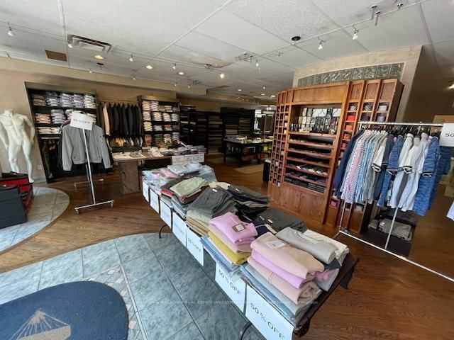 1064 Eglinton Ave W, Toronto, M6C 2C5 | Image 2