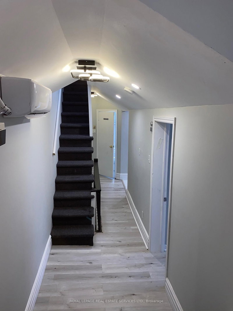 304 - 206 Carlton St, Toronto, M5A 2L1 | Image 3