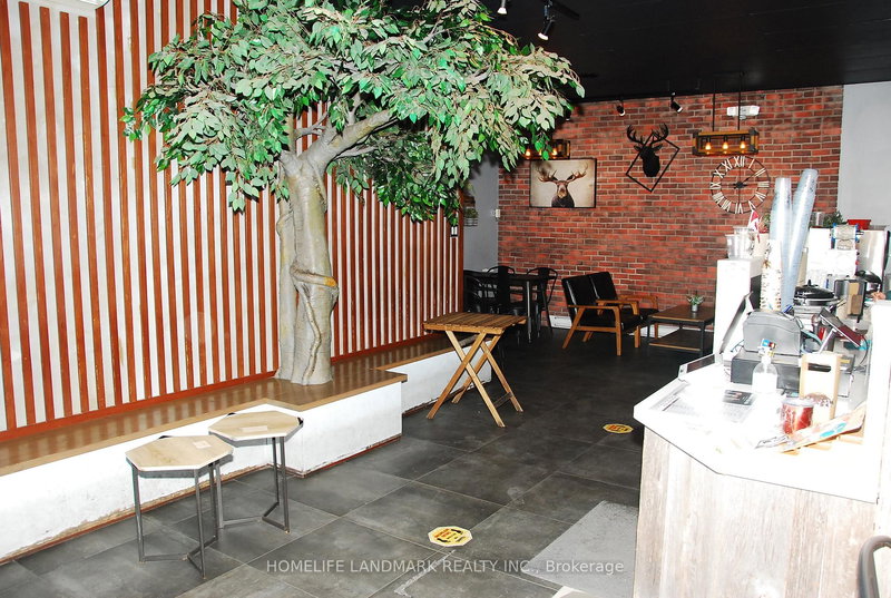 621 Bloor St W, Toronto, M6G 1K8 | Image 2