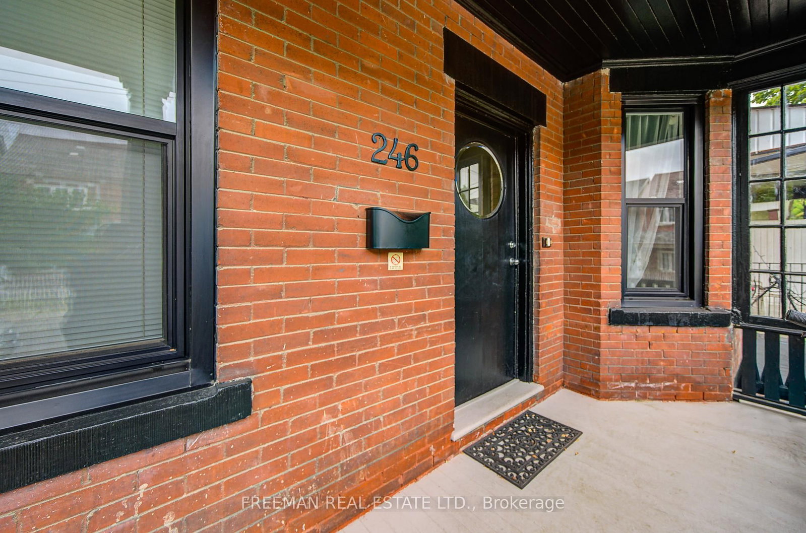 Listing photo 2