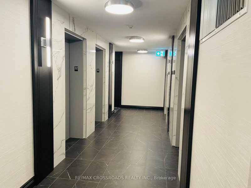 3207 - 19 Grand Trunk Cres, Toronto, M5J 3A3 | Image 2