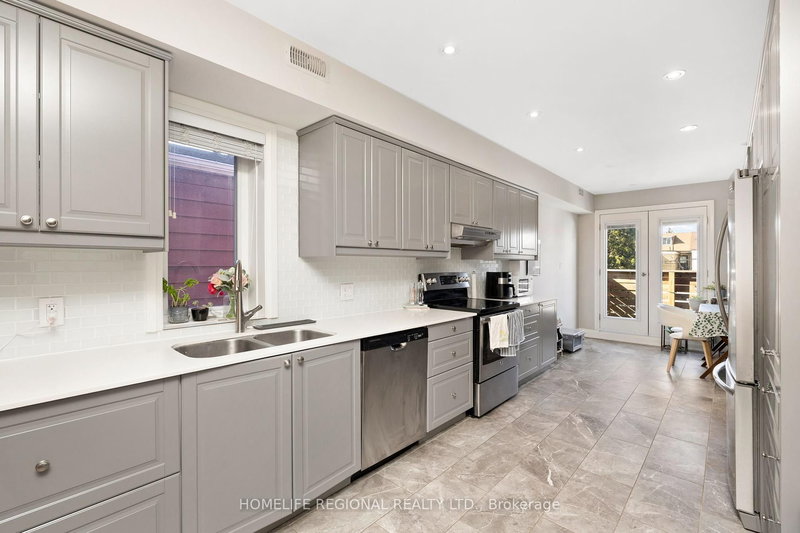 204 Roxton Rd, Toronto, M6J 2Y5 | Image 3