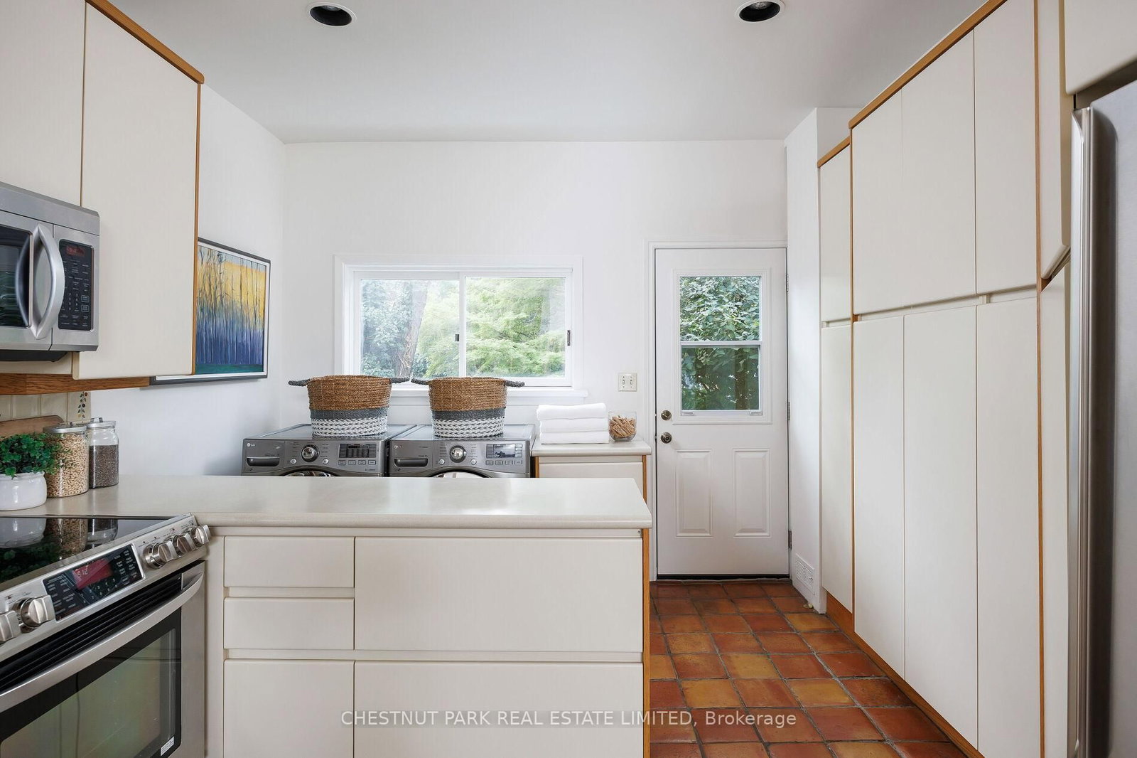 Listing Image 22