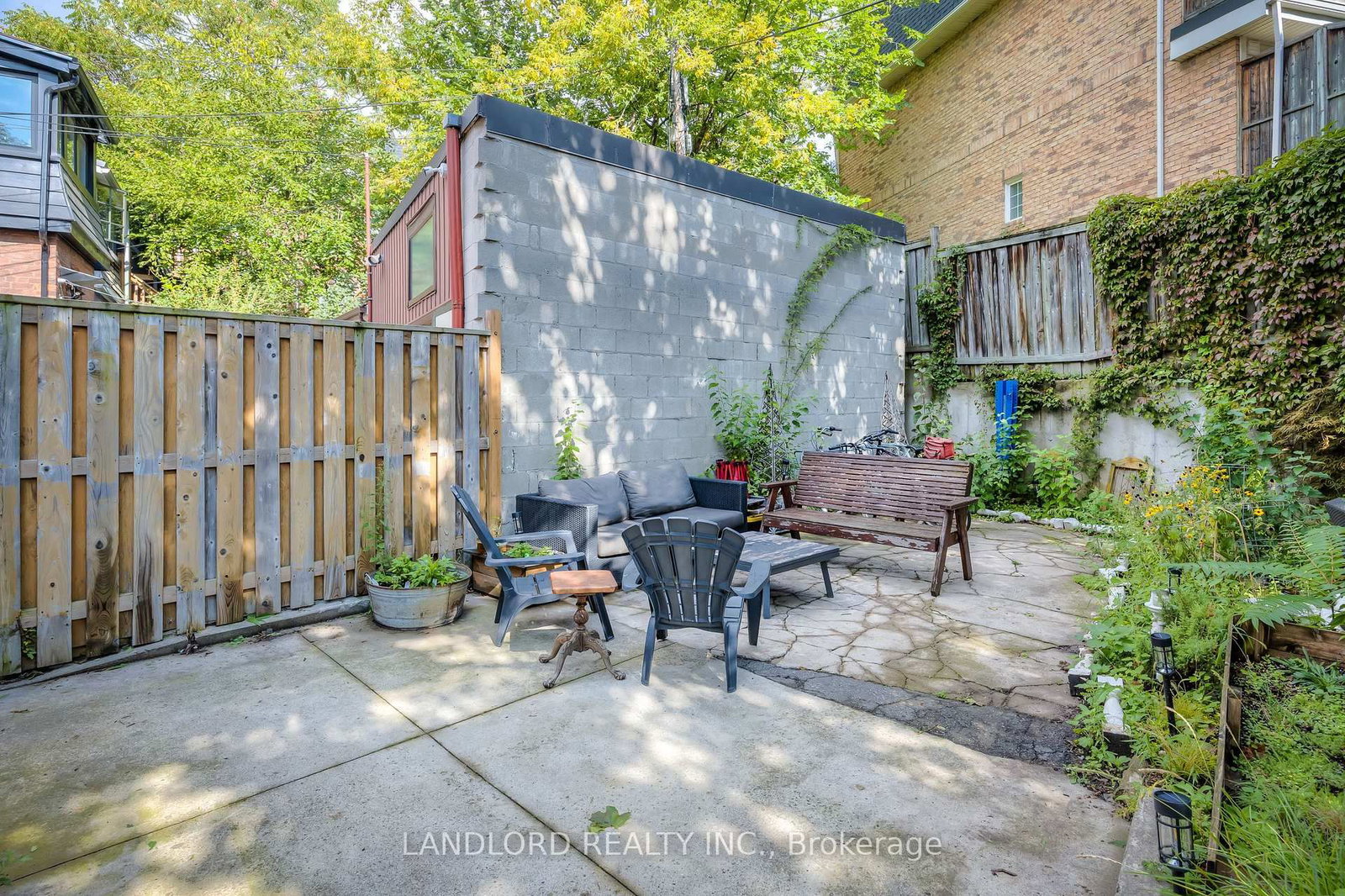 Listing Image 4