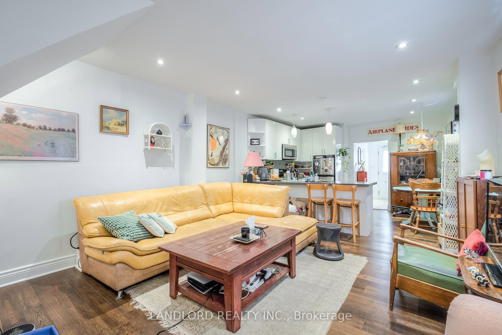 Listing Image 7