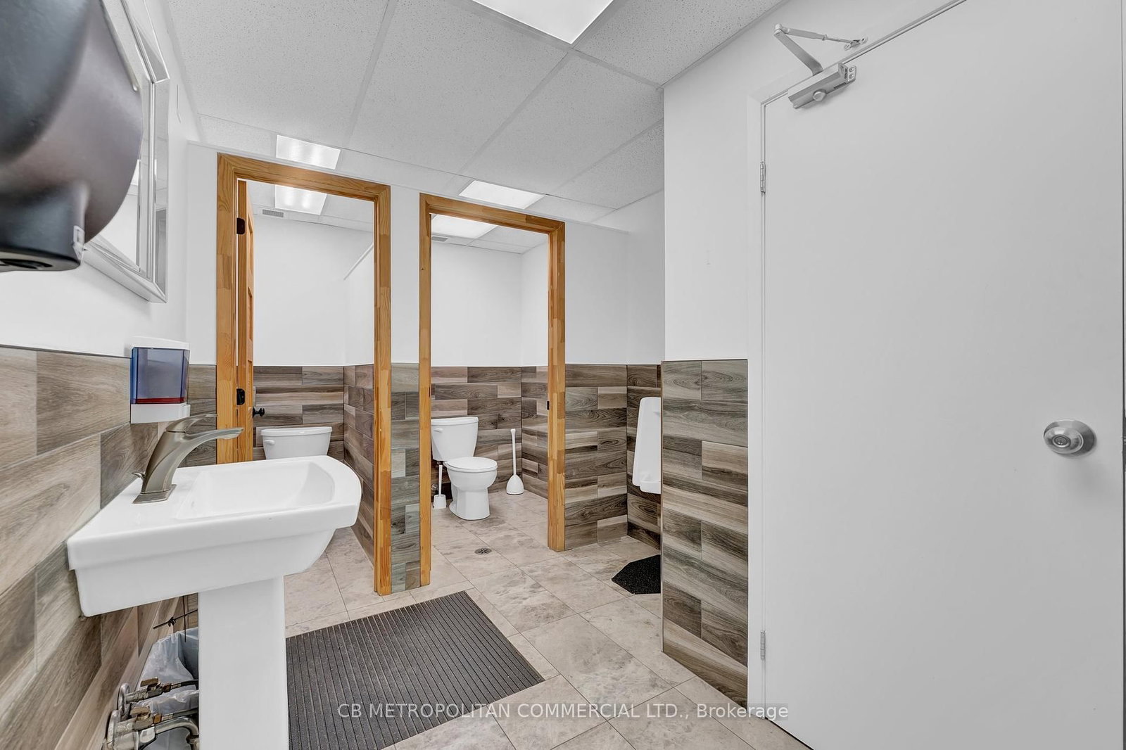 150 Beverley Street, Unit 1 - Photo 10