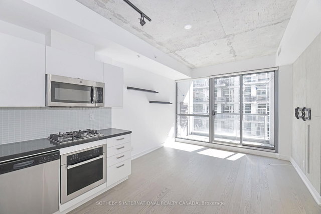 413 - 39 Brant Street