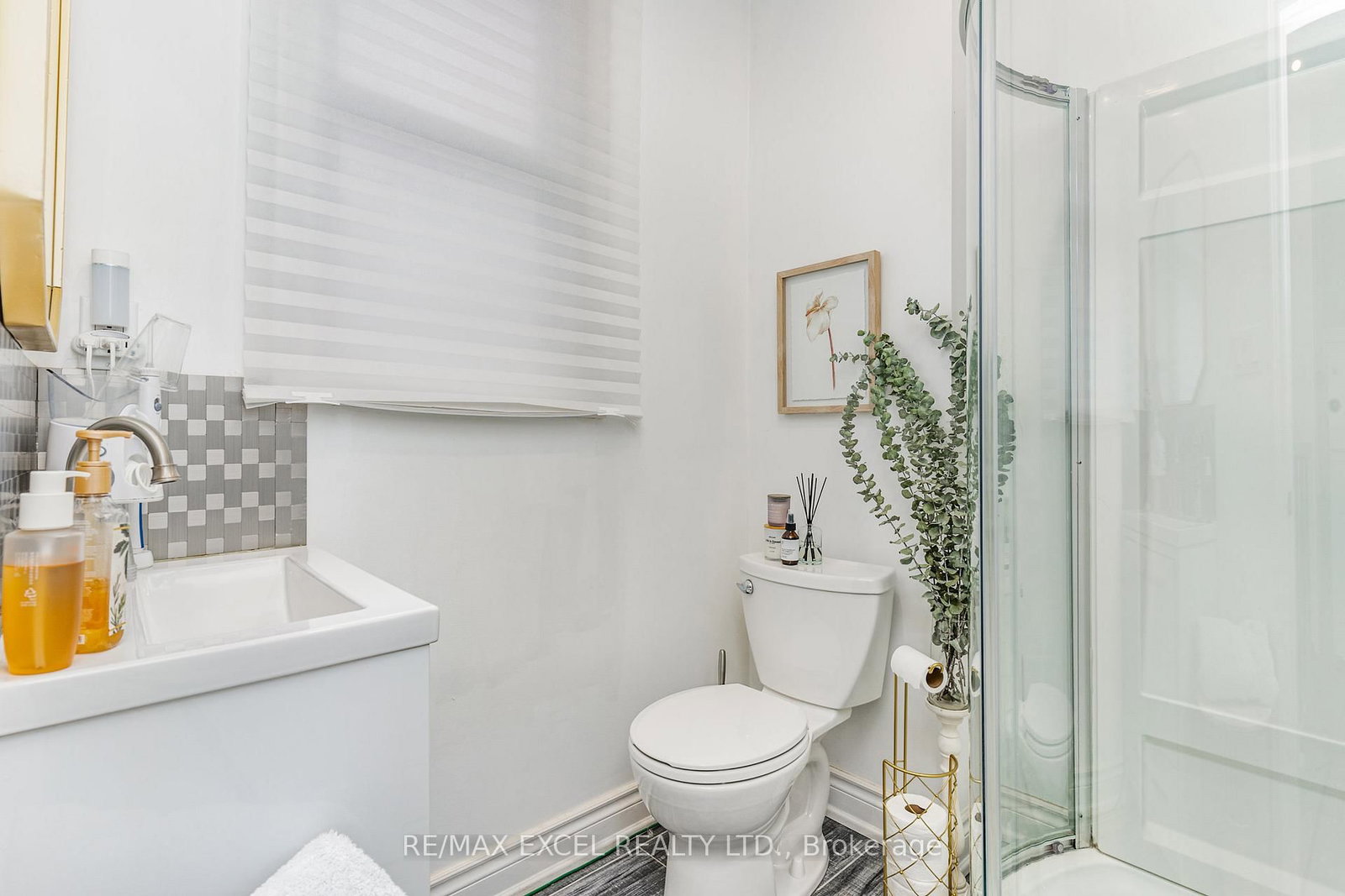 72-74 Lippincott Street - Photo 16