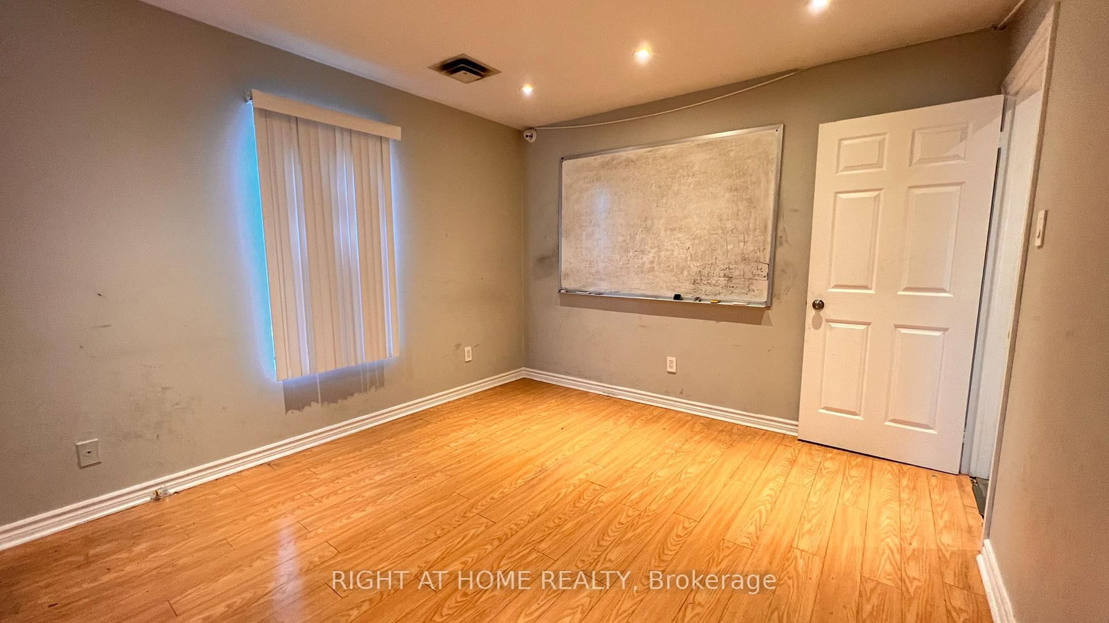 6024 Yonge Street, Unit 2nd B - Photo 10