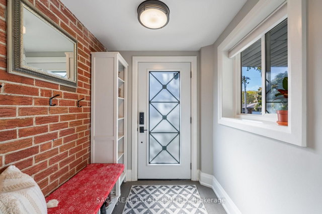 10 Lionel Heights Crescent