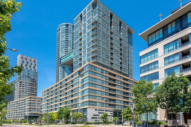 925 - 10 Capreol Court