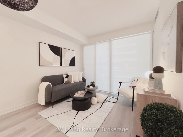 417 - 158 Front Street E