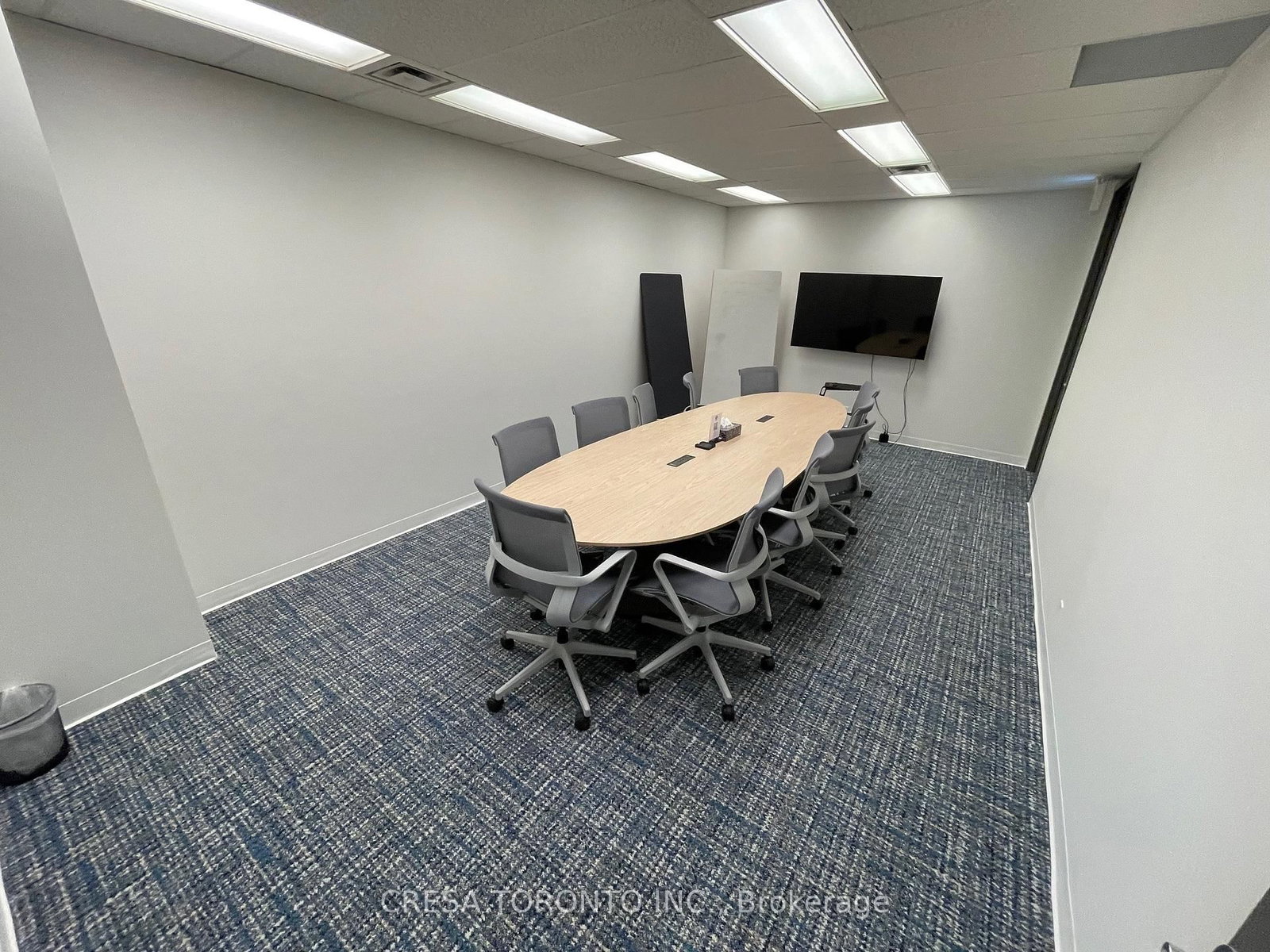 20 Eglinton Avenue W, Unit 1902 - Photo 2