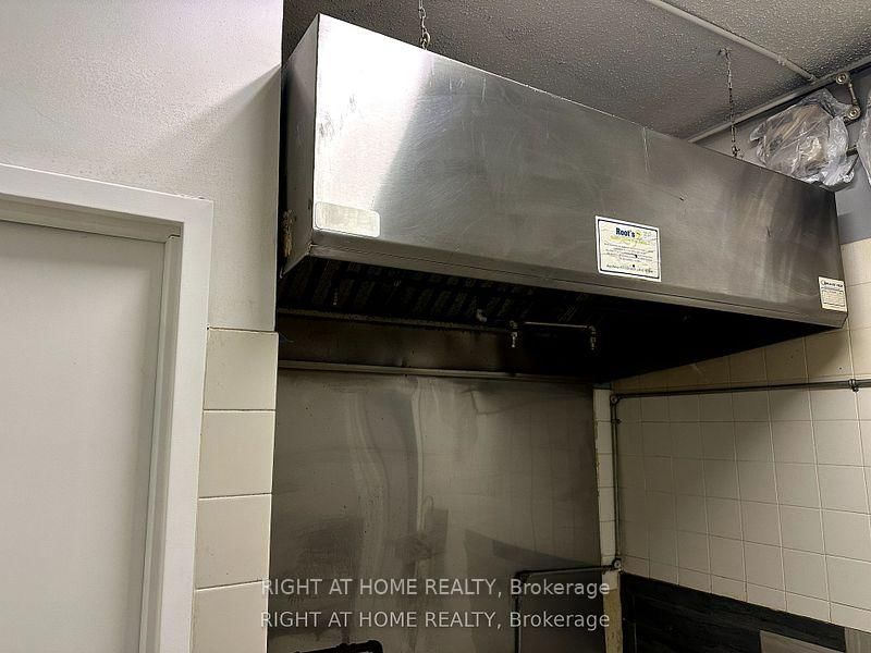 1653 Eglinton Avenue W - Photo 12