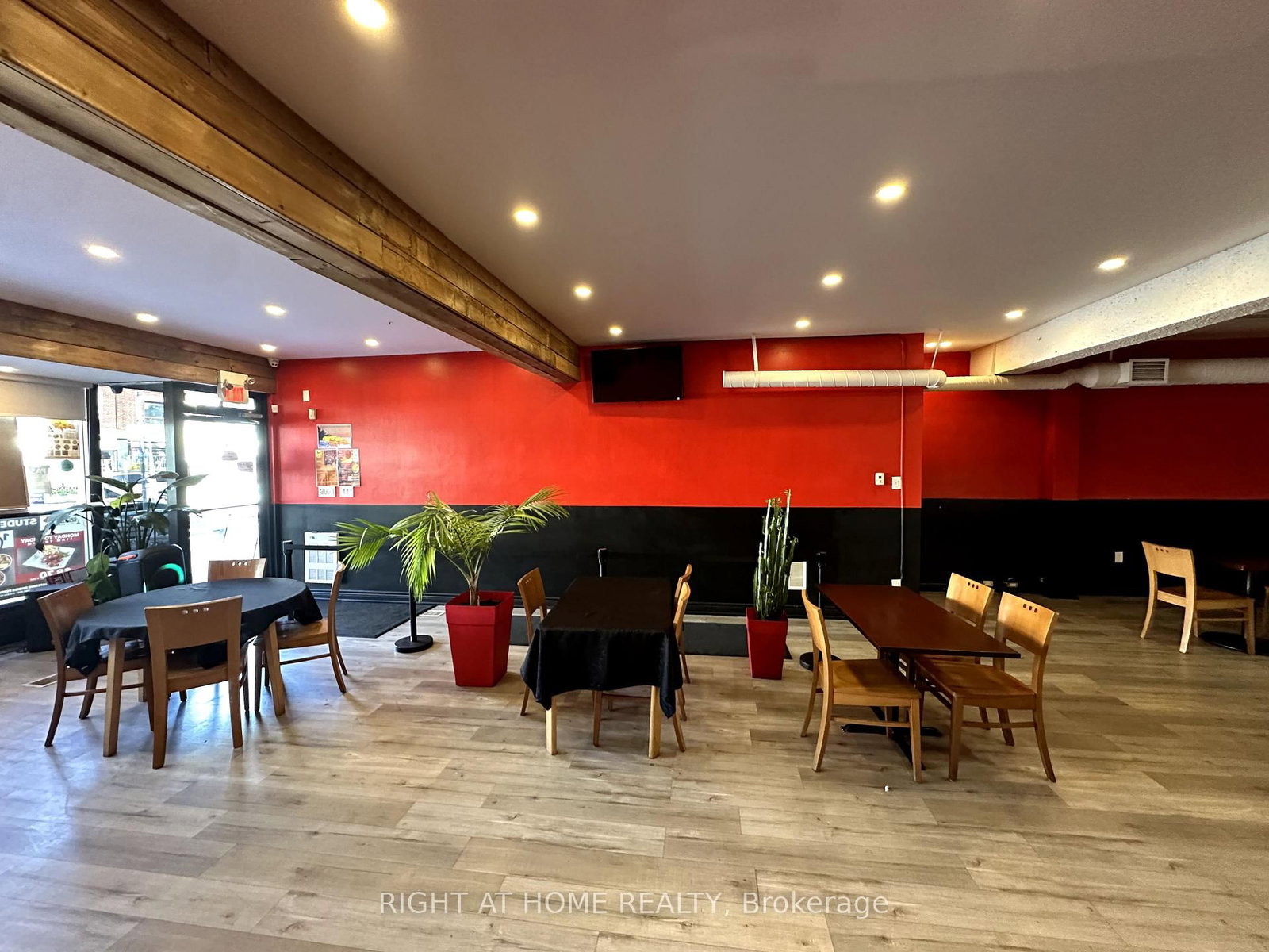 1653 Eglinton Avenue W - Photo 9