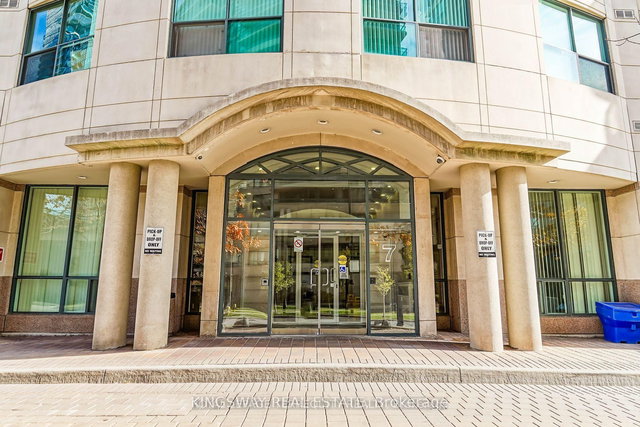 812 - 7 Lorraine Drive