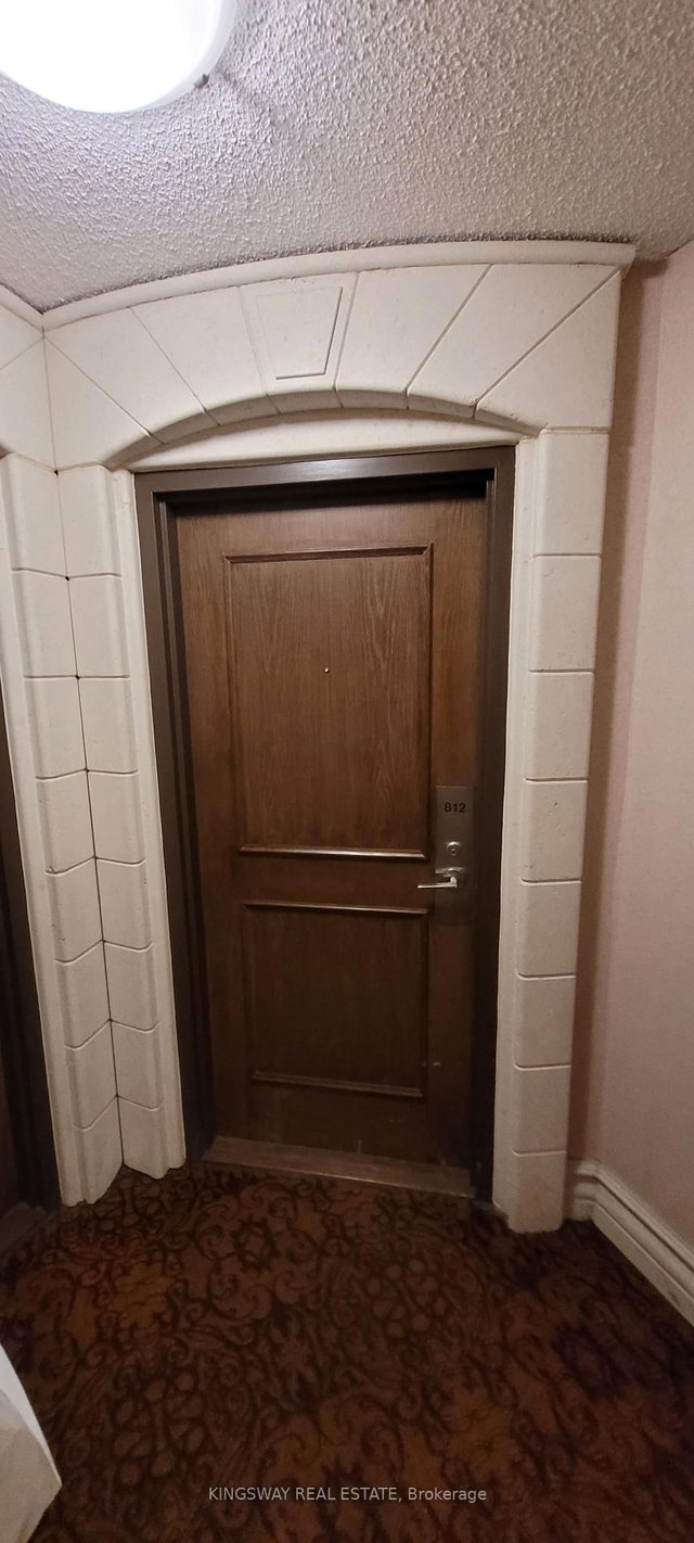 812 - 7 Lorraine Drive