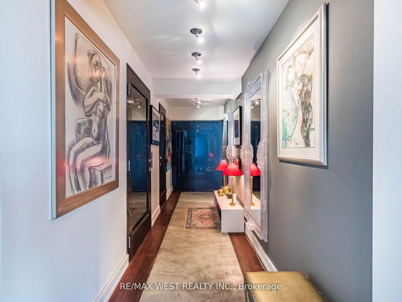 Ph2 - 409 Bloor Street E