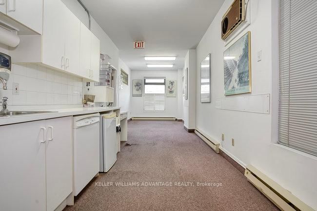 157 Gerrard Street E - Photo 31