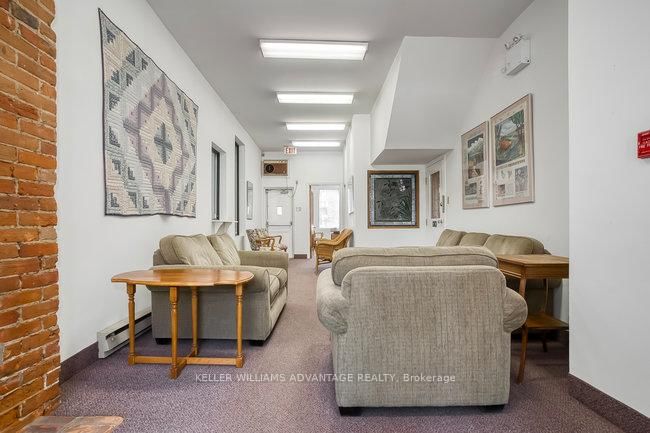 157 Gerrard Street E - Photo 8