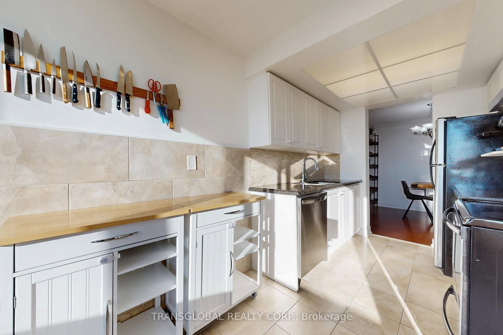 Listing Image 12