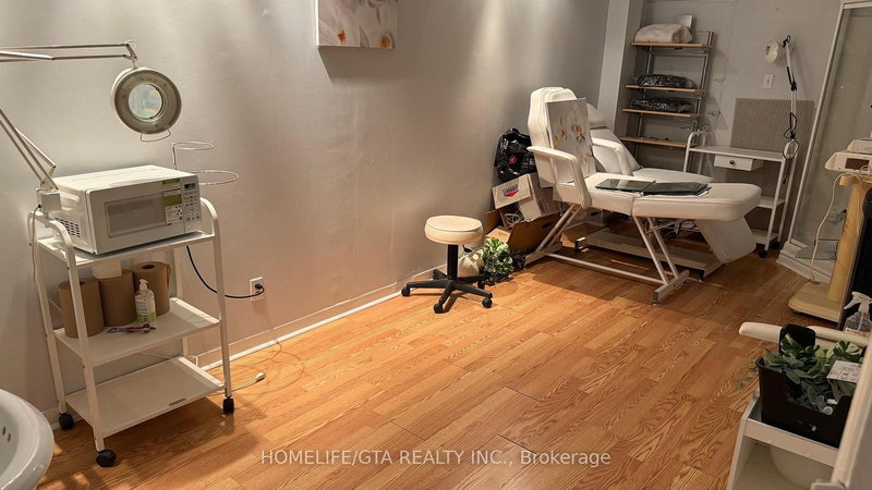 3 - 1468 Victoria Park Ave, Toronto, M4A 2M2 | Image 3