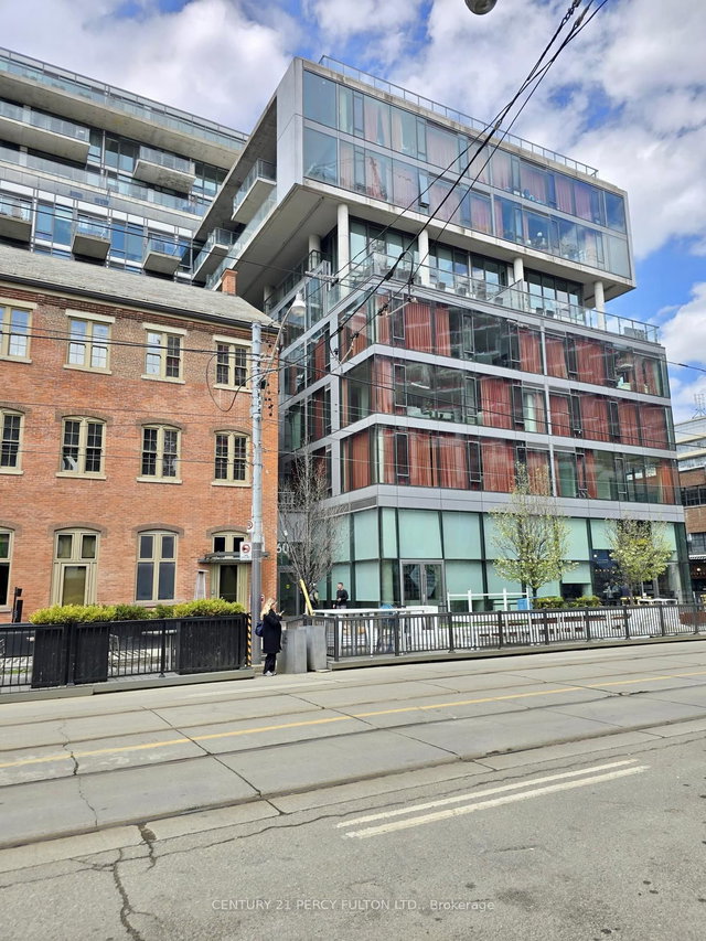 213 - 560 King Street W