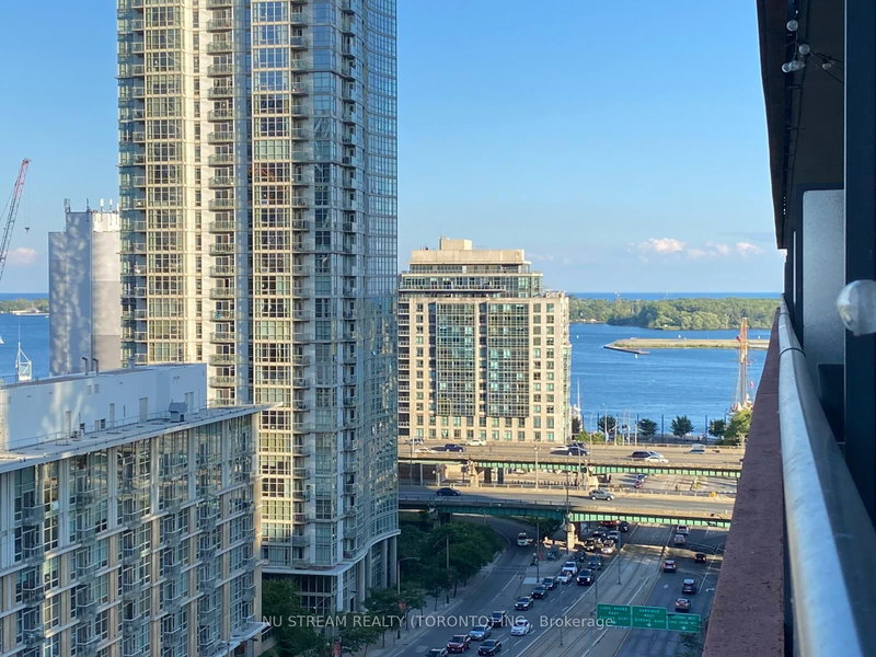 home for lease on 1508-4 Spadina Avenue S