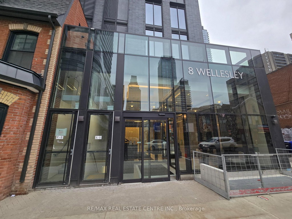 3011 - 8 Wellesley St W Street