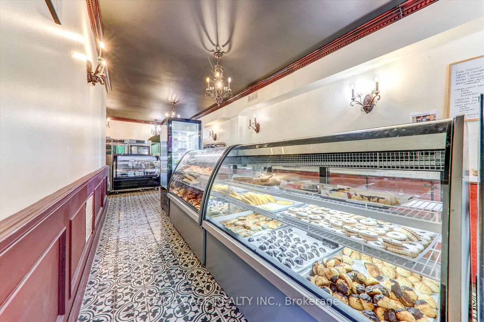 589 Parliament Street E - Photo 8