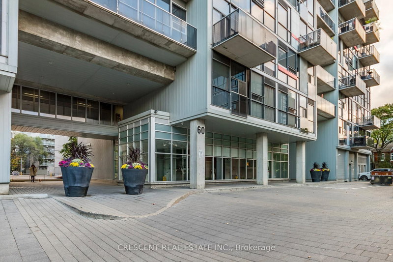 811 - 60 Bathurst St, Toronto, M5V 2P4 | Image 2