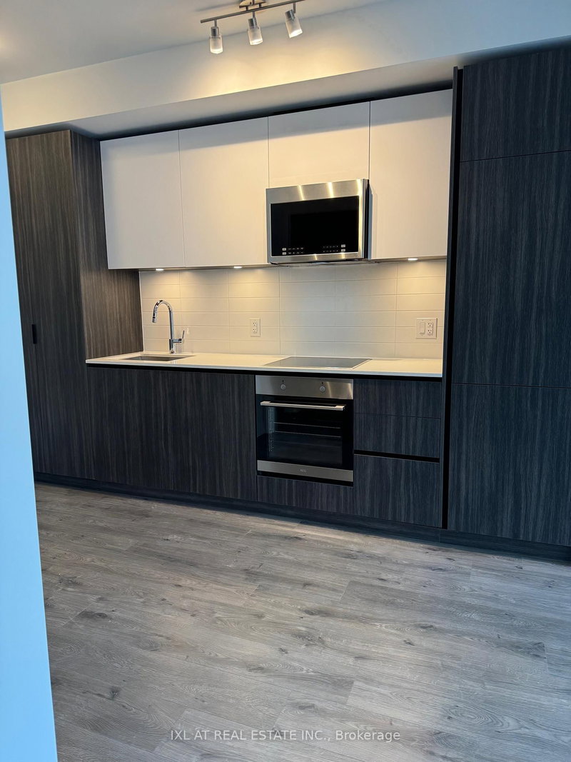 1608 - 8 Widmer St, Toronto, M5V 0W6 | Image 3