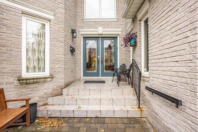 221 Pleasant Ave, Toronto, M2M 1M6 | Image 2