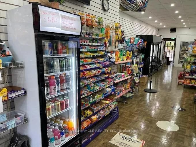 963 Eglinton Ave W, Toronto, M6C 2C4 | Image 2