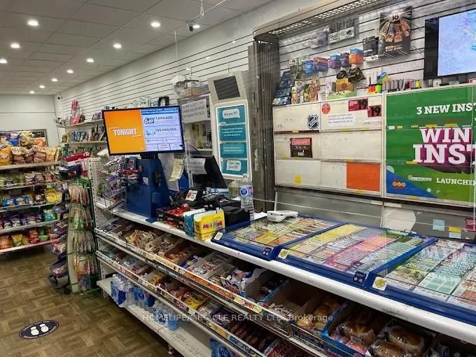 963 Eglinton Ave W, Toronto, M6C 2C4 | Image 3