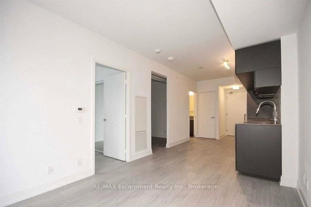 5312 - 181 Dundas Street E