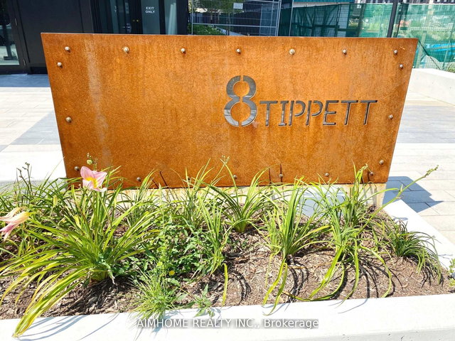 1017 - 8 TIPPETT Road