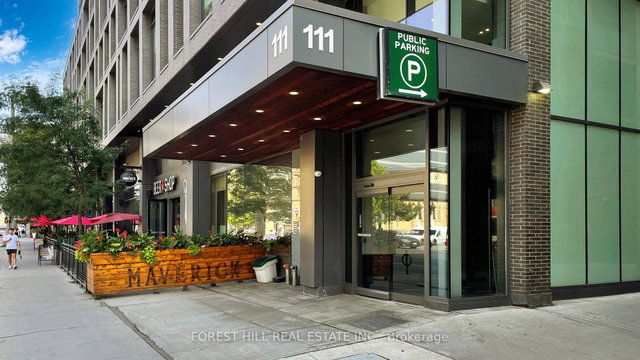 415 - 111 Bathurst Street