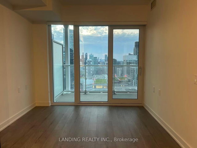 3916 - 88 Queen Street E