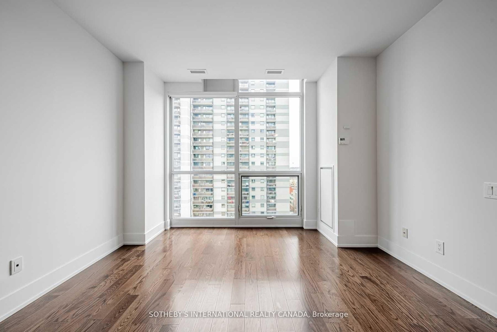 170 Avenue Road, Unit 1104 - Photo 4
