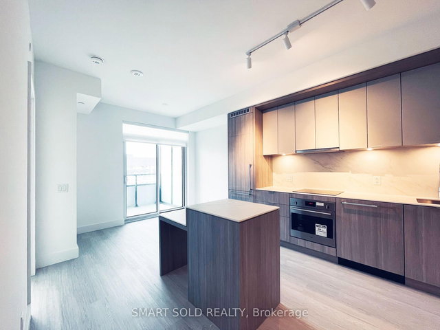 906 - 6 Greenbriar Road