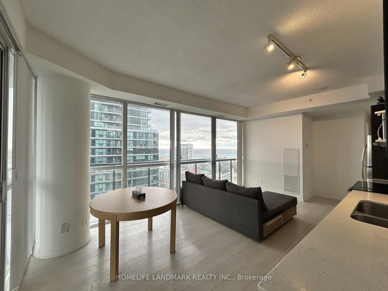 2610 - 20 Bruyeres Mews, Toronto, M5V 0G8 | Image 2